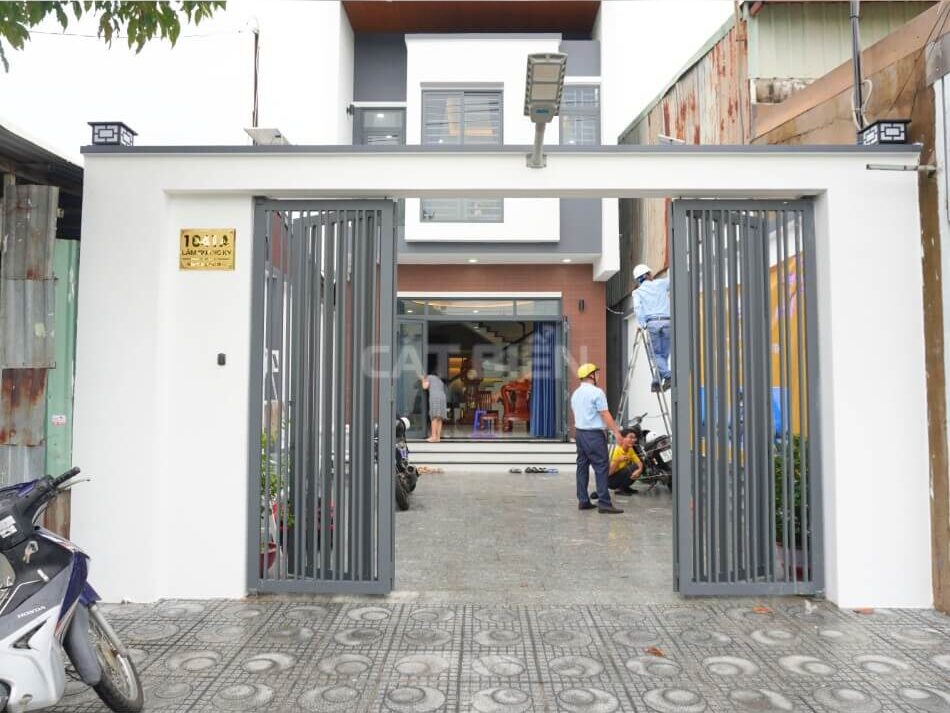 Hoàn Thiện Nhà Ống 2 Tầng 4 Phòng Ngủ Tiện Nghi Hiện Đại | CB04321 Hoàn Thiện Nhà Ống 2 Tầng 4 Phòng Ngủ Tiện Nghi Hiện Đại