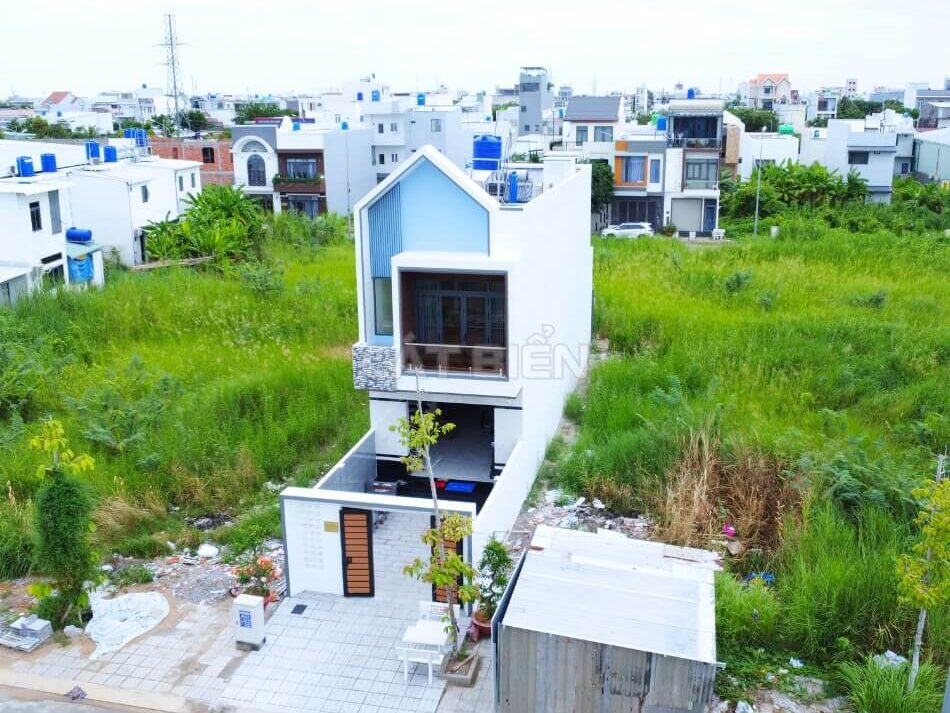 Mẫu Nhà Ống 2 Tầng Đẹp 3 Phòng Ngủ Được Hoàn Thành Với Thiết Kế Hiện Đại | CB05678 Mẫu Nhà Ống 2 Tầng Đẹp 3 Phòng Ngủ Được Hoàn Thành Với Thiết Kế Hiện Đại