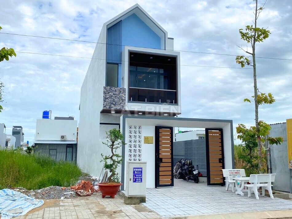 Mẫu Nhà Ống 2 Tầng Đẹp 3 Phòng Ngủ Được Hoàn Thành Với Thiết Kế Hiện Đại | CB05678 Mẫu Nhà Ống 2 Tầng Đẹp 3 Phòng Ngủ Được Hoàn Thành Với Thiết Kế Hiện Đại