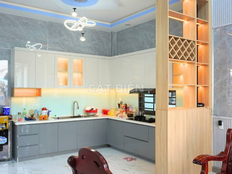 Khám Phá Mẫu Tủ Bếp Gỗ An Cường Hiện Đại Cho Không Gian Bếp Tiện Nghi
