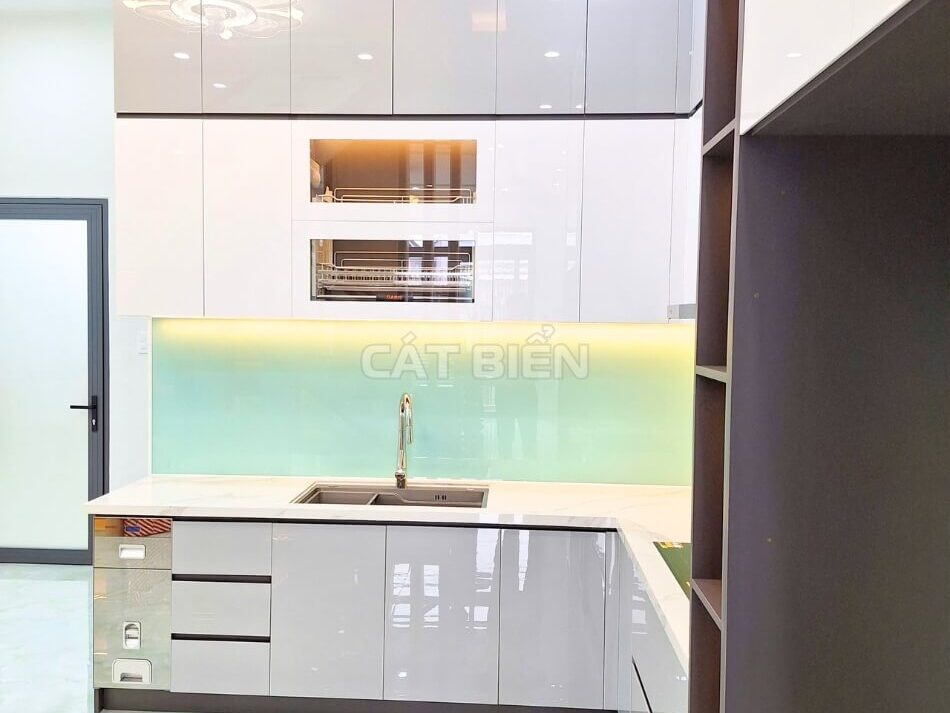 Khám Phá Tủ Bếp MDF Hiện Đại Với Các Thiết Bị Thông Minh Tiện Nghi Khám Phá Tủ Bếp MDF Hiện Đại Với Các Thiết Bị Thông Minh Tiện Nghi