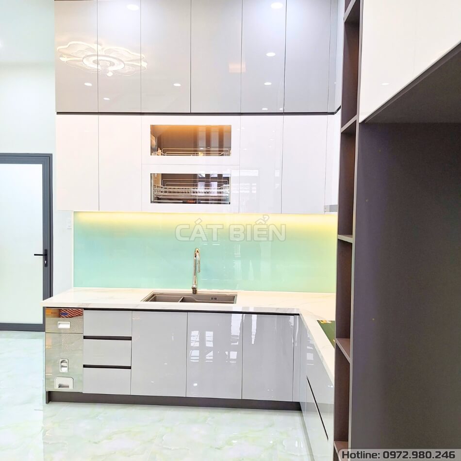 Khám Phá Tủ Bếp MDF Hiện Đại Với Các Thiết Bị Thông Minh Tiện Nghi Khám Phá Tủ Bếp MDF Hiện Đại Với Các Thiết Bị Thông Minh Tiện Nghi