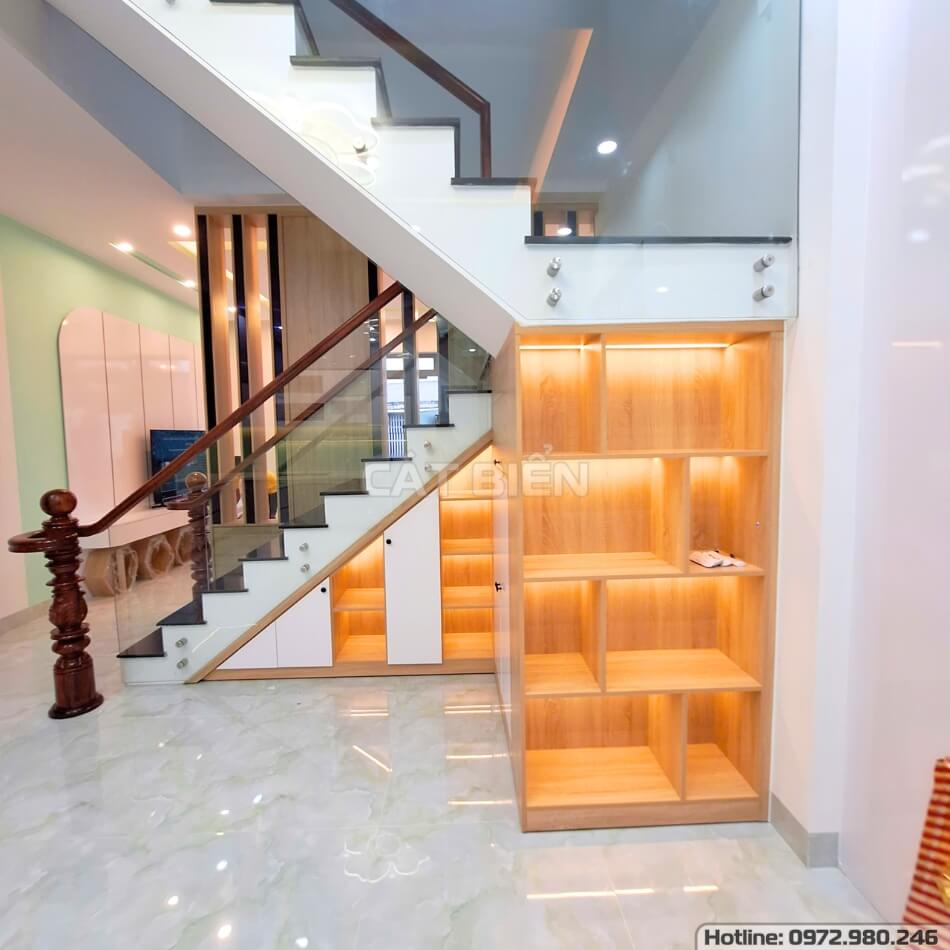 Khám Phá Tủ Bếp MDF Hiện Đại Với Các Thiết Bị Thông Minh Tiện Nghi Khám Phá Tủ Bếp MDF Hiện Đại Với Các Thiết Bị Thông Minh Tiện Nghi